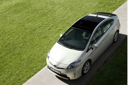 Toyota Prius ZVW30 Aussenansicht Front schräg erhöht statisch weiss