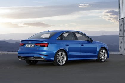 Audi A3 8V Limousine Aussenansicht Heck schräg statisch blau