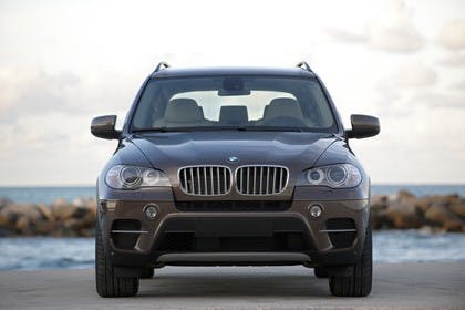 BMW X5 E70 LCI Aussenansicht Front statisch braun