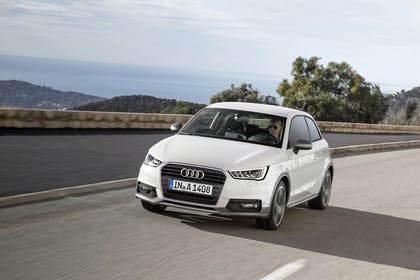 Audi A1 Aussenansicht Front schräg dynamisch weiss