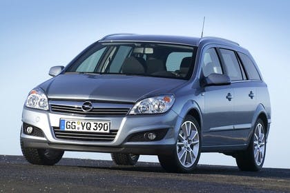 Opel Astra H Caravan Aussenansicht Front schräg statisch silber