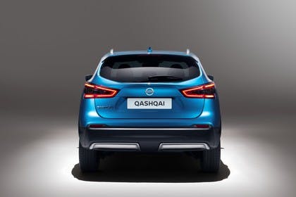 Nissan Qashqai J11 FL Aussenansicht Heck schräg statisch Studio blau