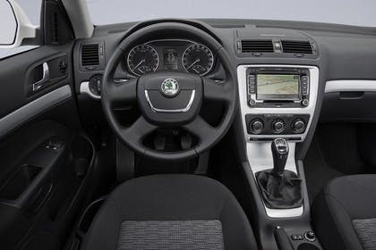 Skoda Ocavia 1Z Facelift Innenansicht Fahrerposition Studio statisch schwarz