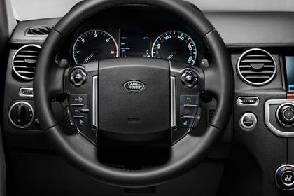 Land Rover Discovery 3/4 Innenansicht Detail Fahrersicht statisch schwarz
