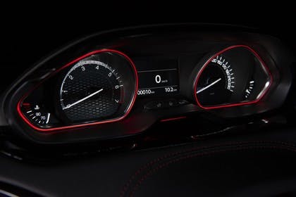 Peugeot 208 GTi A9 Innenansicht statisch Studio Detail Armaturenbrett