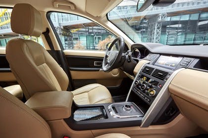 Land Rover Discovery Sport L550 Innenansicht Beifahrerposition statisch beige