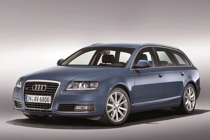Audi A6 4F Avant Facelift Aussenansicht Front schräg Studio statisch blau