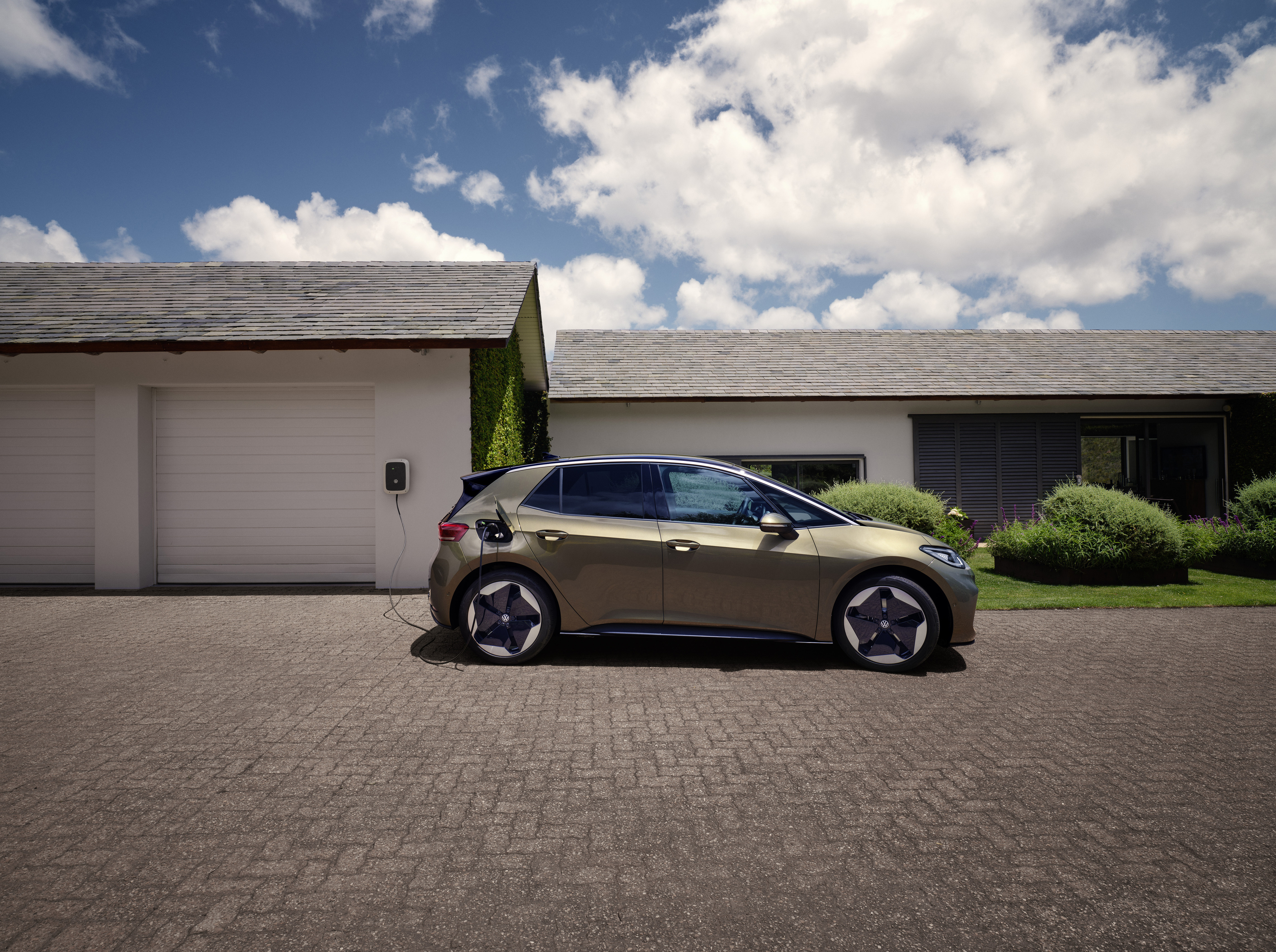 E-car in front of a house