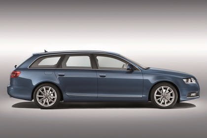 Audi A6 4F Avant Facelift Aussenansicht Seite Studio statisch blau