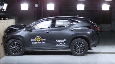 Ein Lexus NX im Euro NCAP Test 2022.