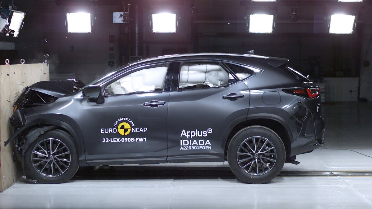 Ein Lexus NX im Euro NCAP Test 2022.