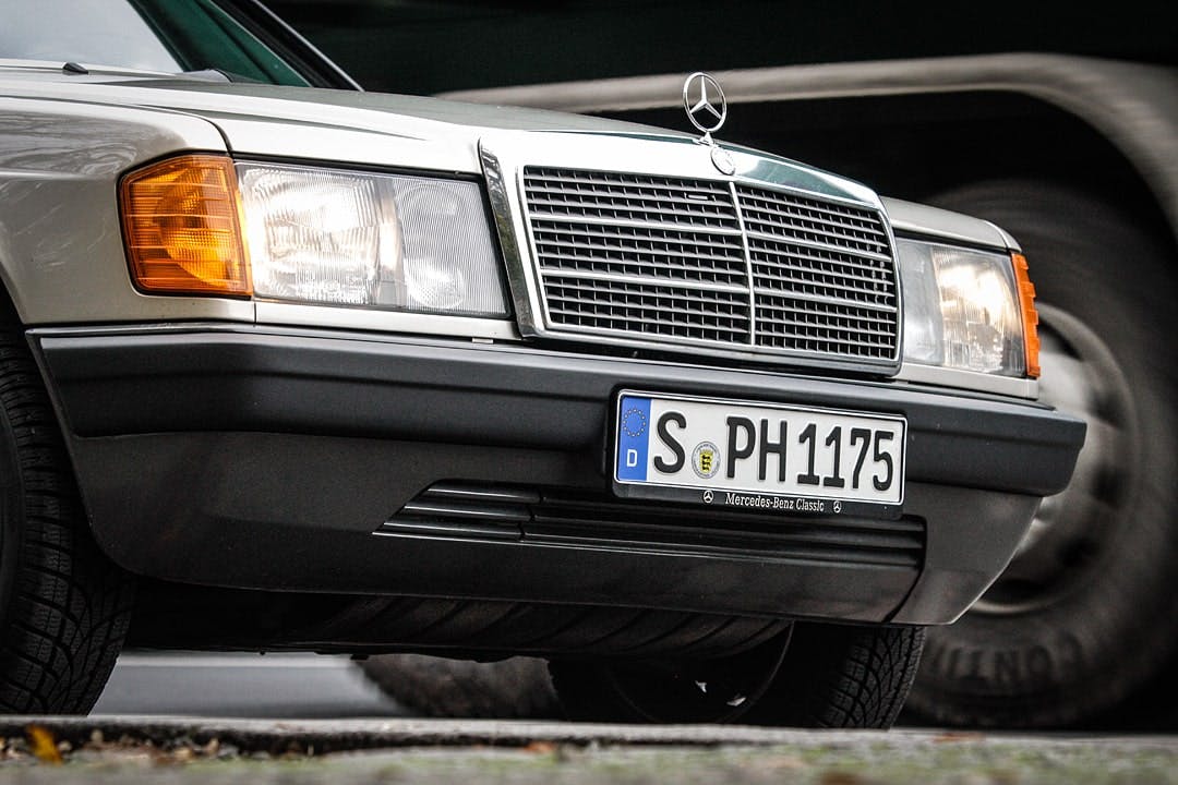 Mercedes-Benz 190 Front