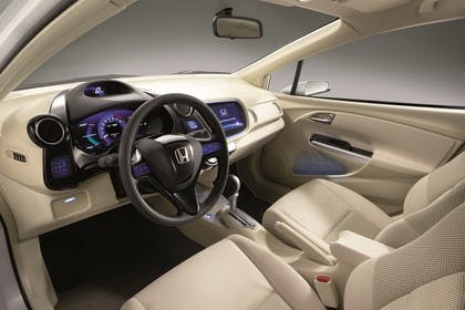 Honda Insight Studio Innenansicht Front statisch beige