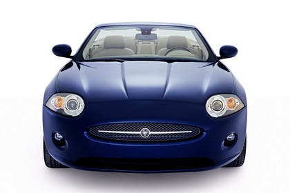 Jaguar XK Cabriolet X150 Studio Aussenansicht Front blau