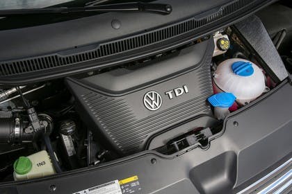VW T6 Caravelle SG/SF Aussenansicht Front schräg statisch Detail Motor