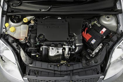 Ford Fiesta MK6 Aussenansicht Detail Motor statisch schwarz