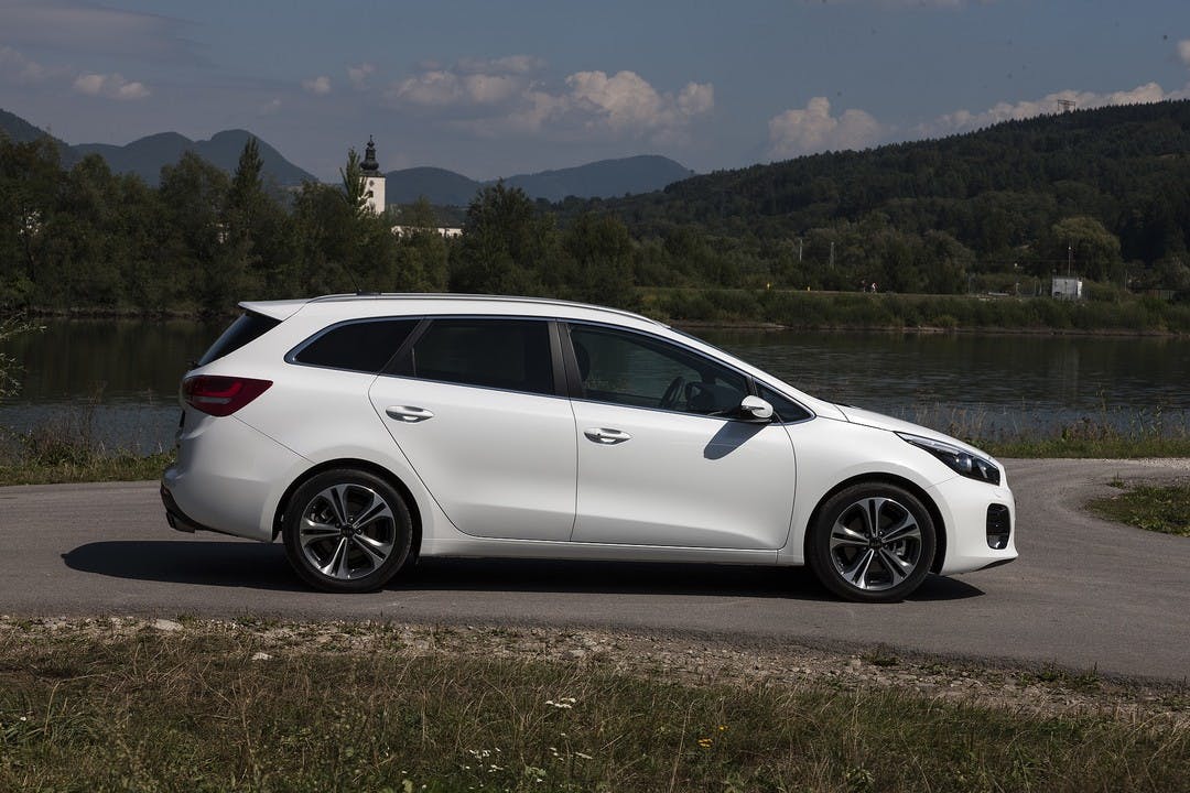 Kia Cee D Sw Jd Seit 12 Mobile De