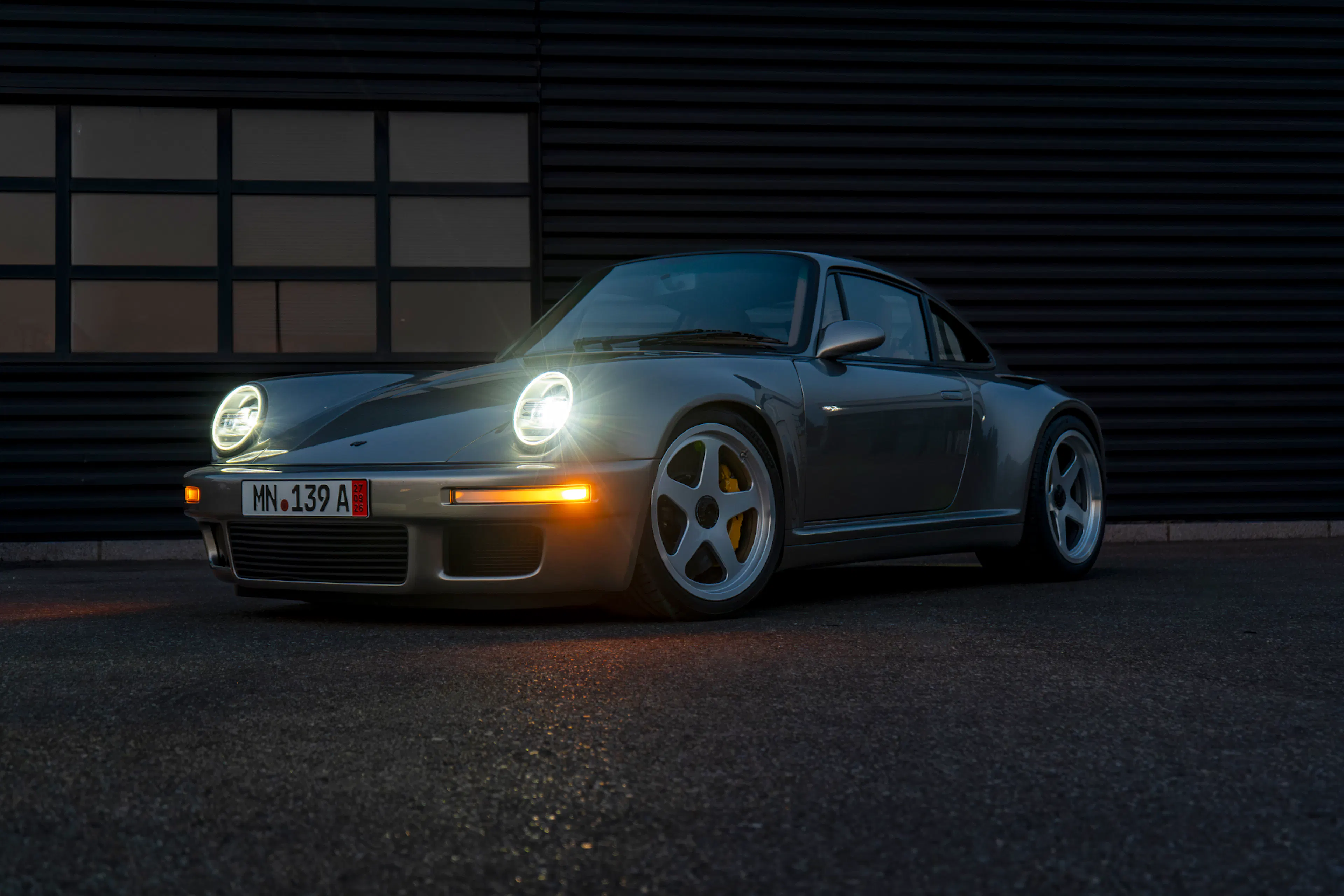 RUF Ehra in der Seitenansicht, eigenständiger Sportwagen auf Carbonfaser-Monocoque.