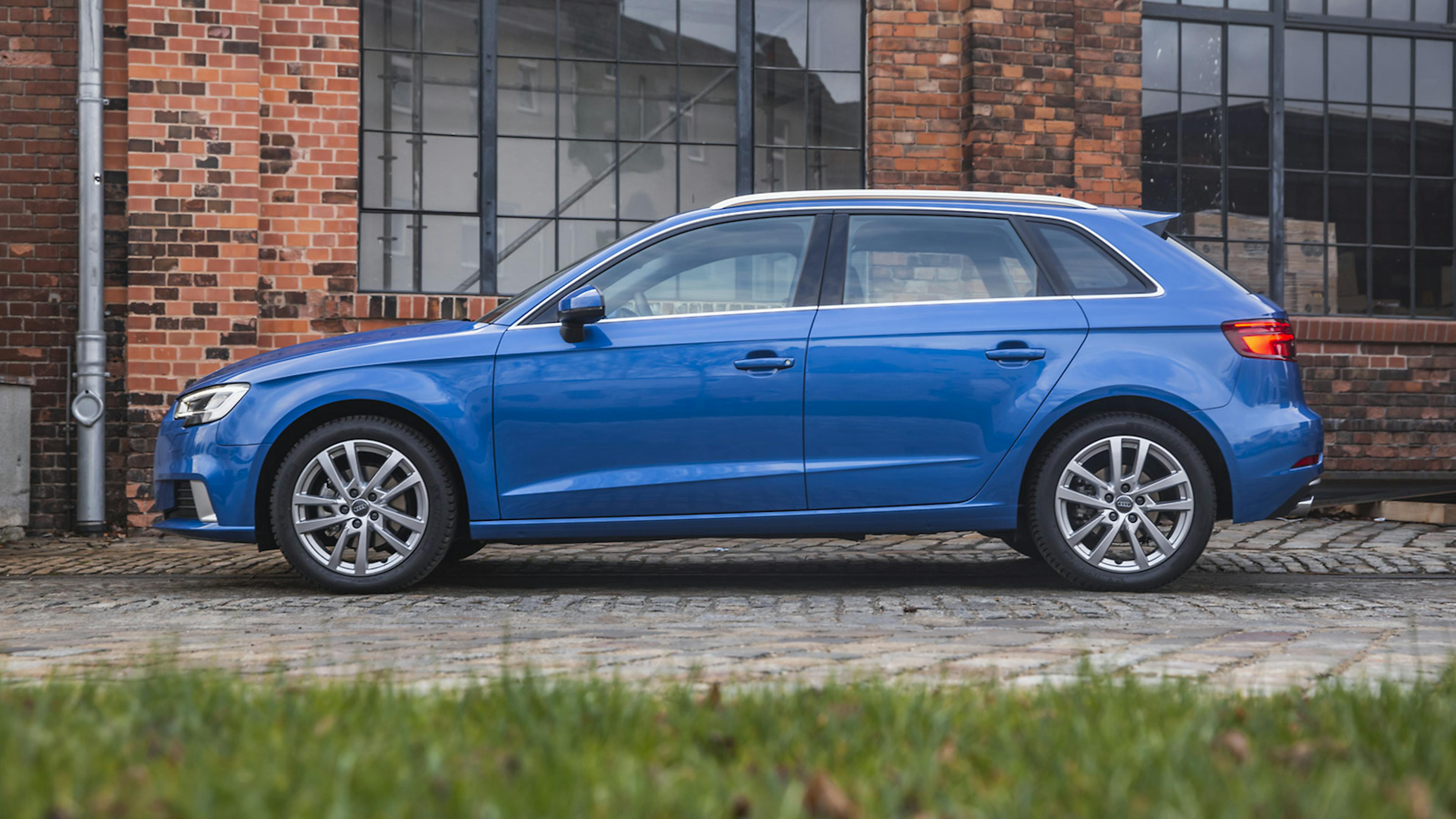 Audi A3 35 TFSI in der Seitenansicht, stehend