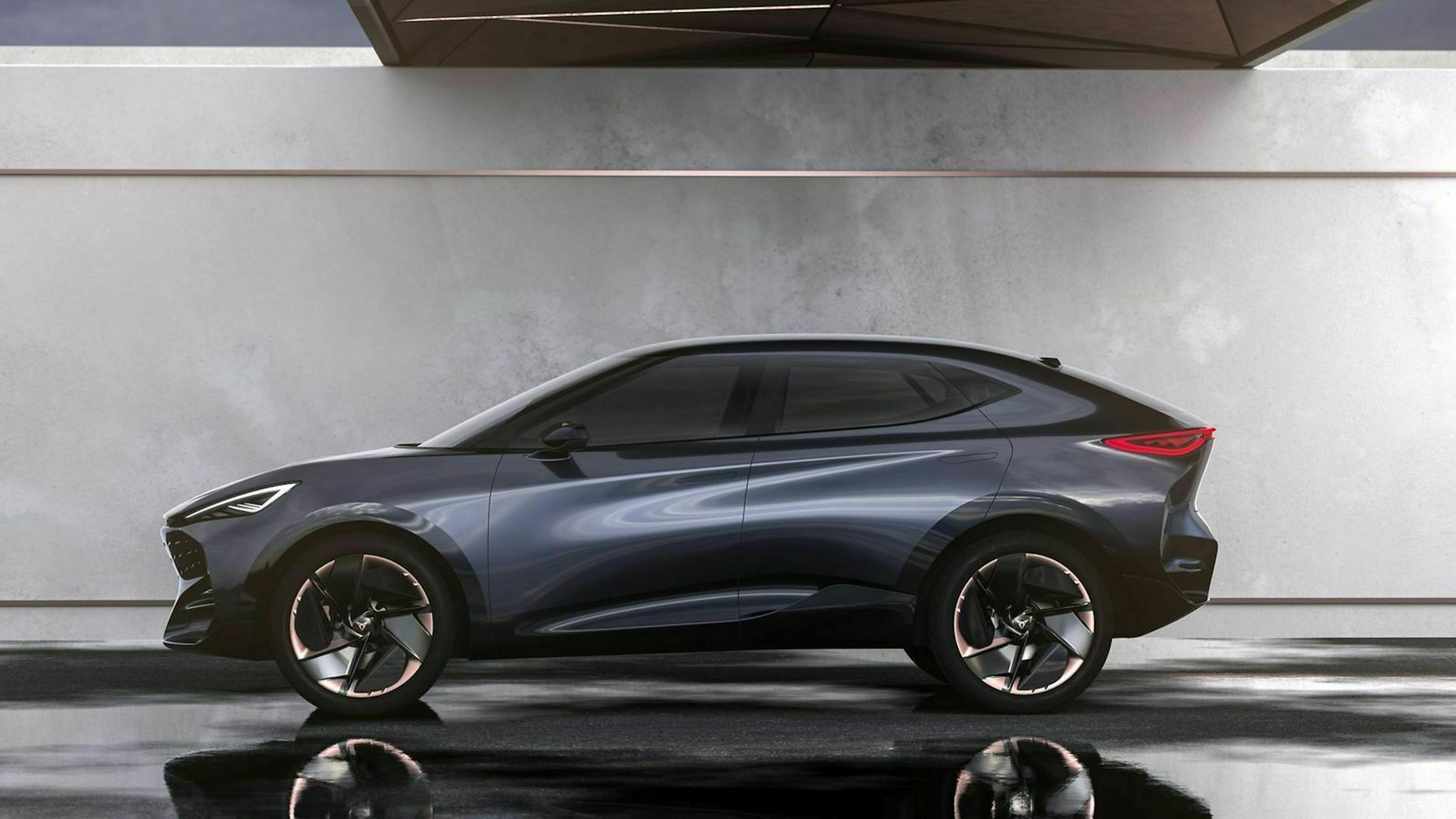 Die Mischung machts: Das Konzept zeigt eine Kreuzung aus klassischem Sportwagen und SUV