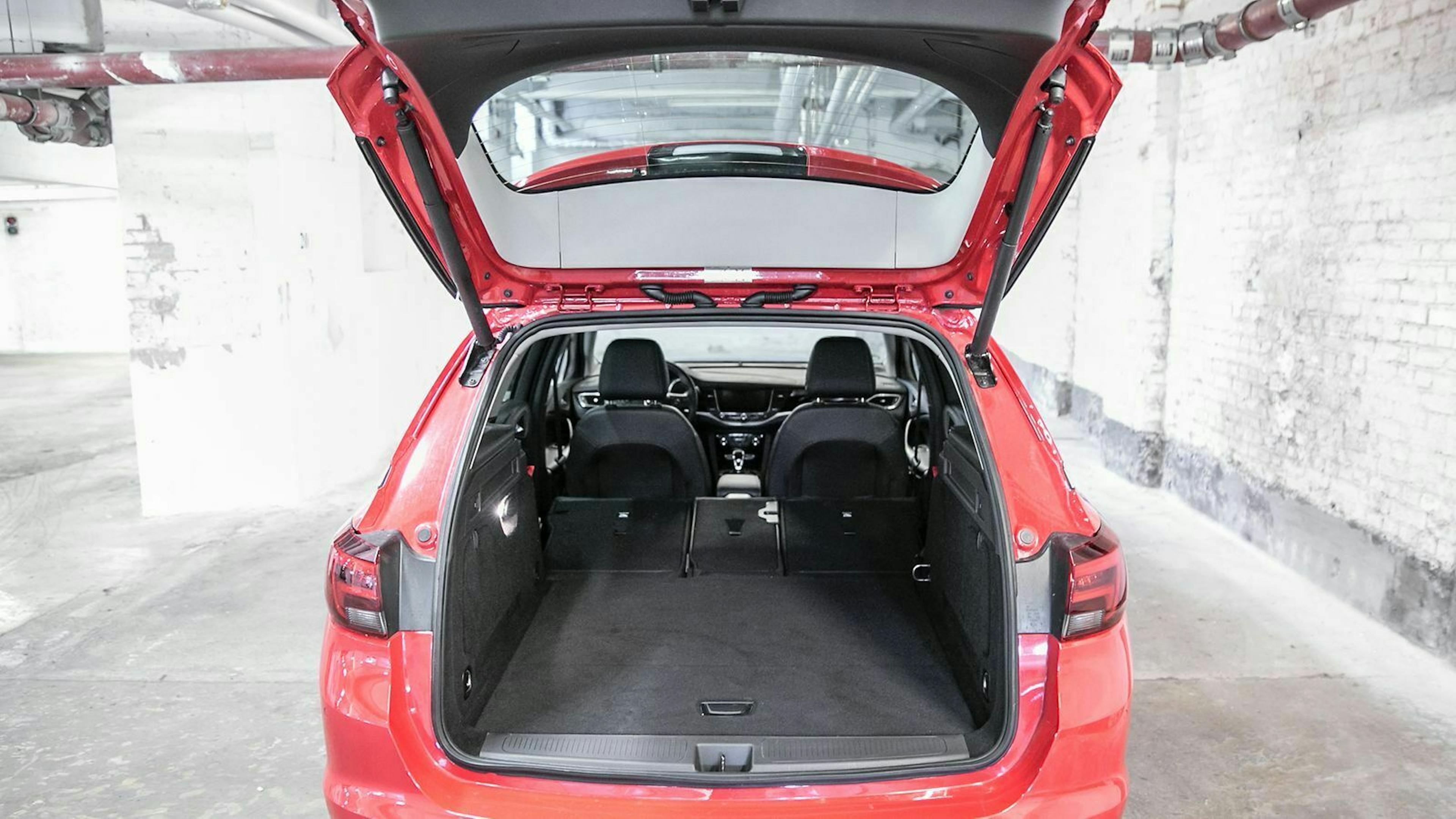 Bei umgeklappter Rückbank läd der Kombi bis zu 1.630 Liter