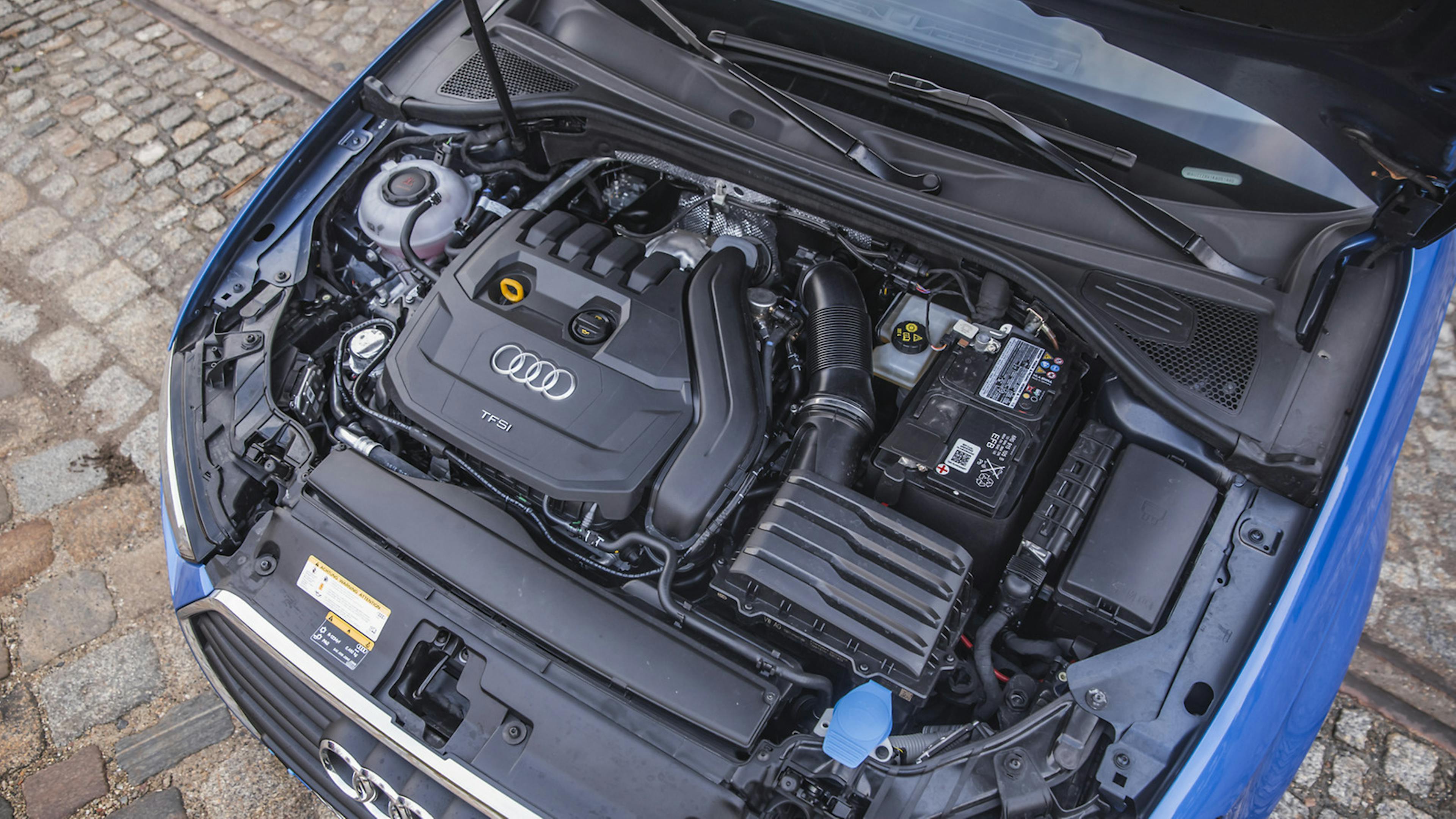Blick in den Motorraum des Audi A3 35 TFSI 