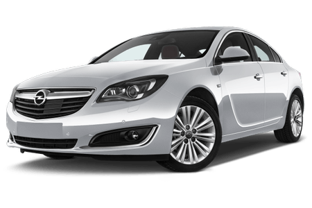 Weißer Opel Insignia Limousine, seitlich fotografiert, auf weißem Hintergrund. Modernes Design mit markantem Kühlergrill und Scheinwerfern.