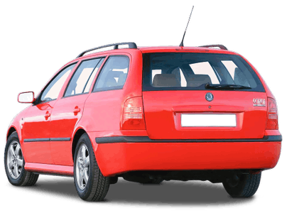 Roter Kombi-PKW, Ansicht von hinten. Auto mit Dachreling und Antenne. Nummernschild unscharf.