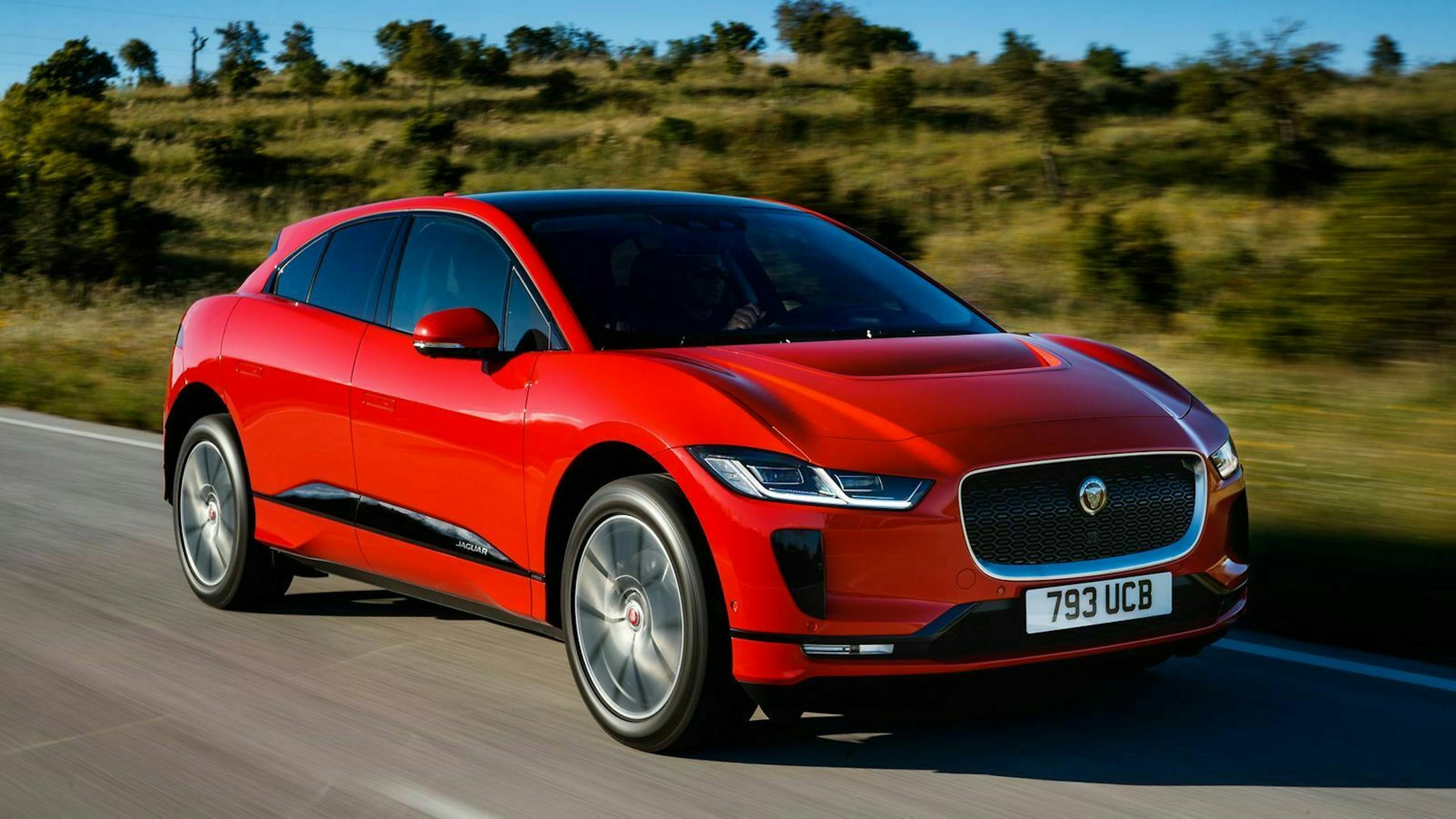 Zu sehen ist der Jaguar I-Pace, fahrend