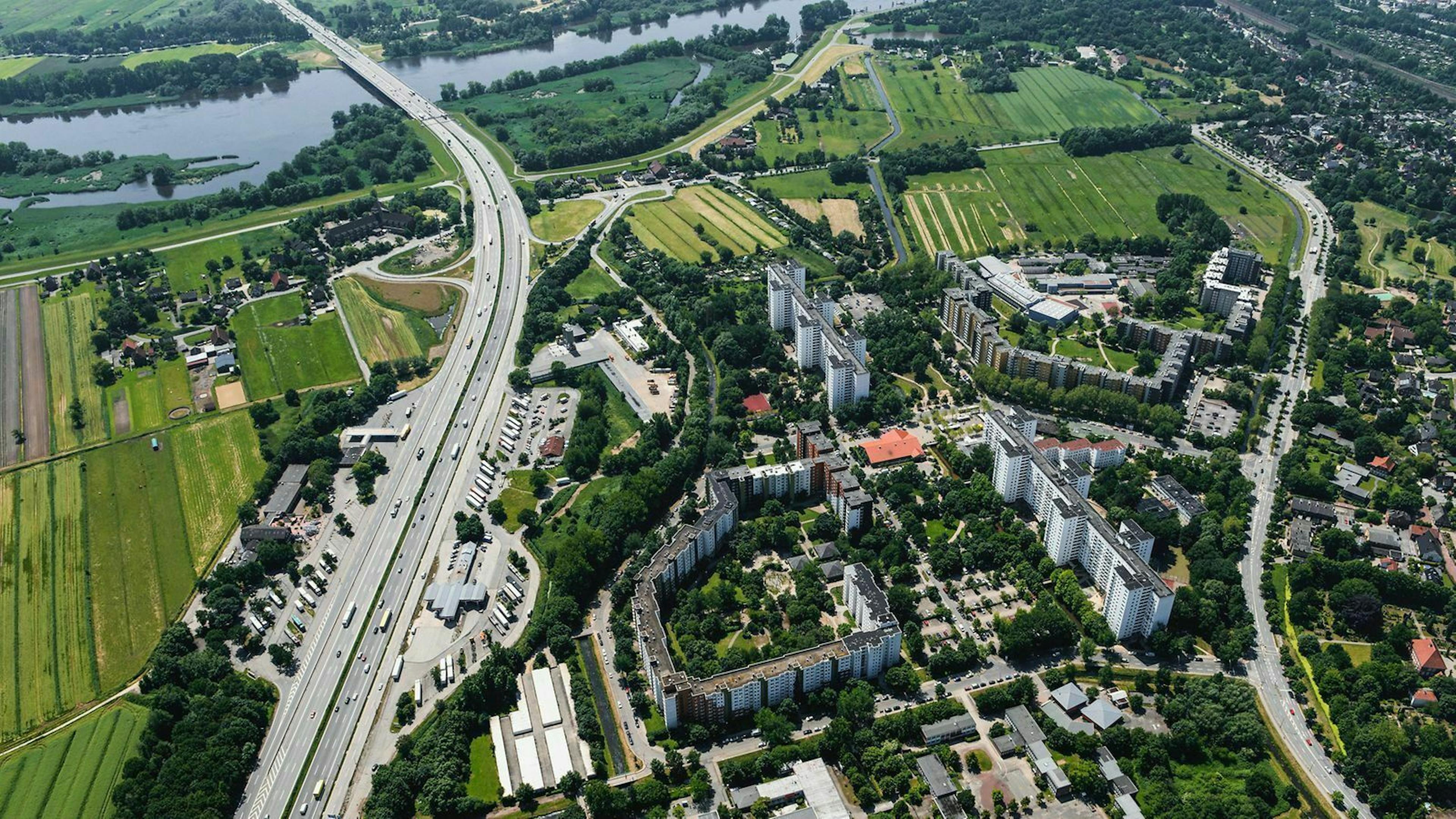 Blick auf die A1 bei Stilhorn im Süden der Hansestadt Hamburg