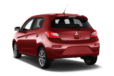 Roter Kleinwagen, Heckansicht. Autoscheinwerfer und Antenne sichtbar. Moderner, kompakter Pkw mit fünf Türen.