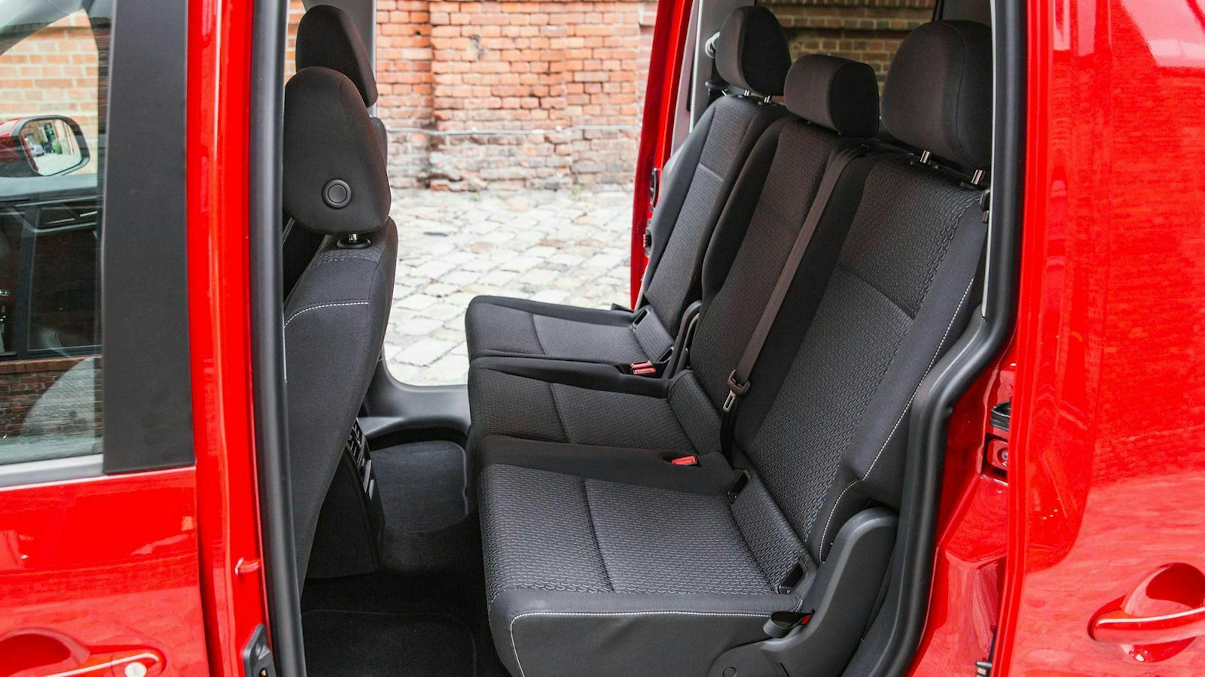 Blick auf die Rückbank des VW Caddy