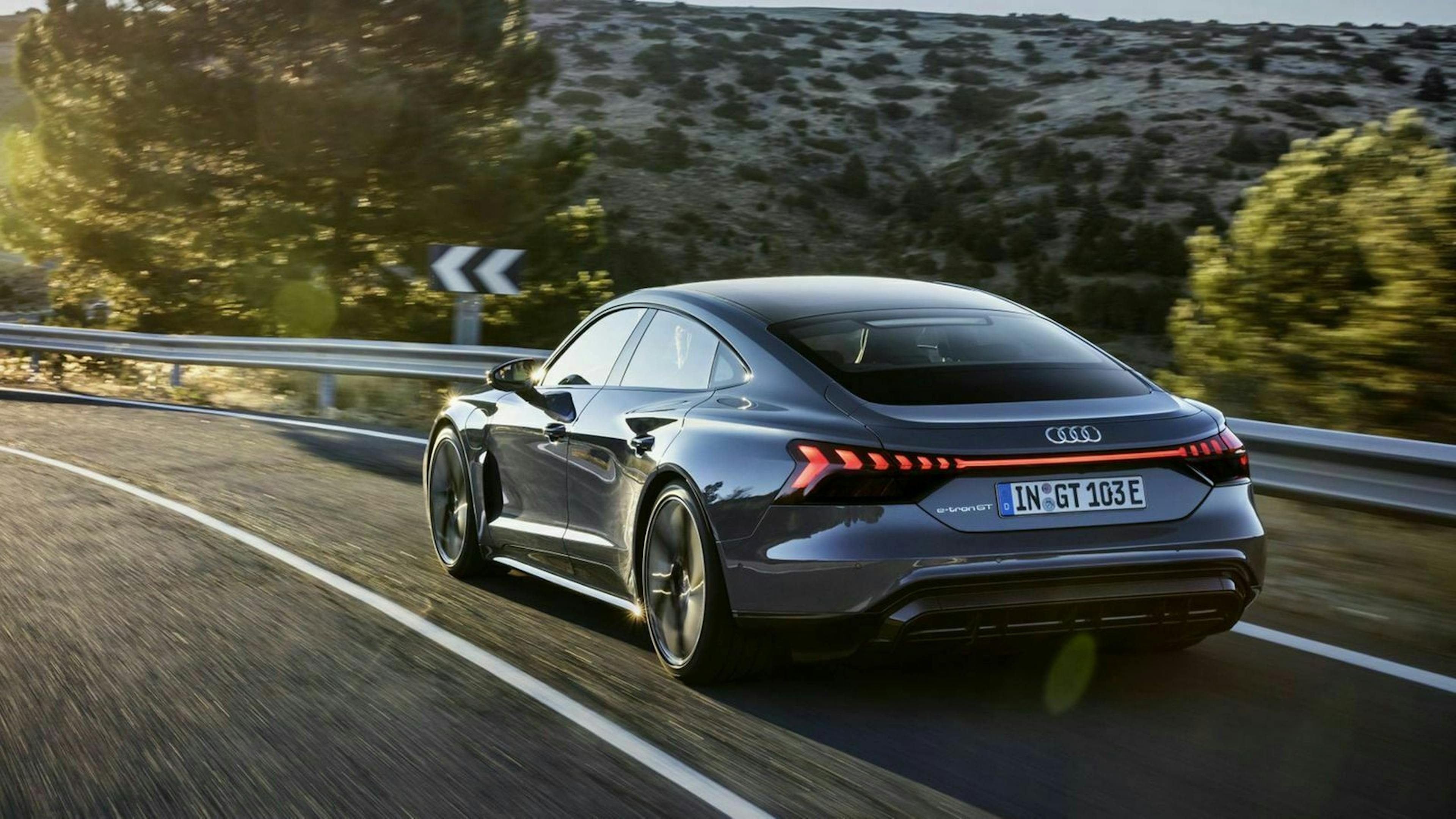 Audi RS e-Tron GT Dynamic photo, Colour: Kemora grey metallic