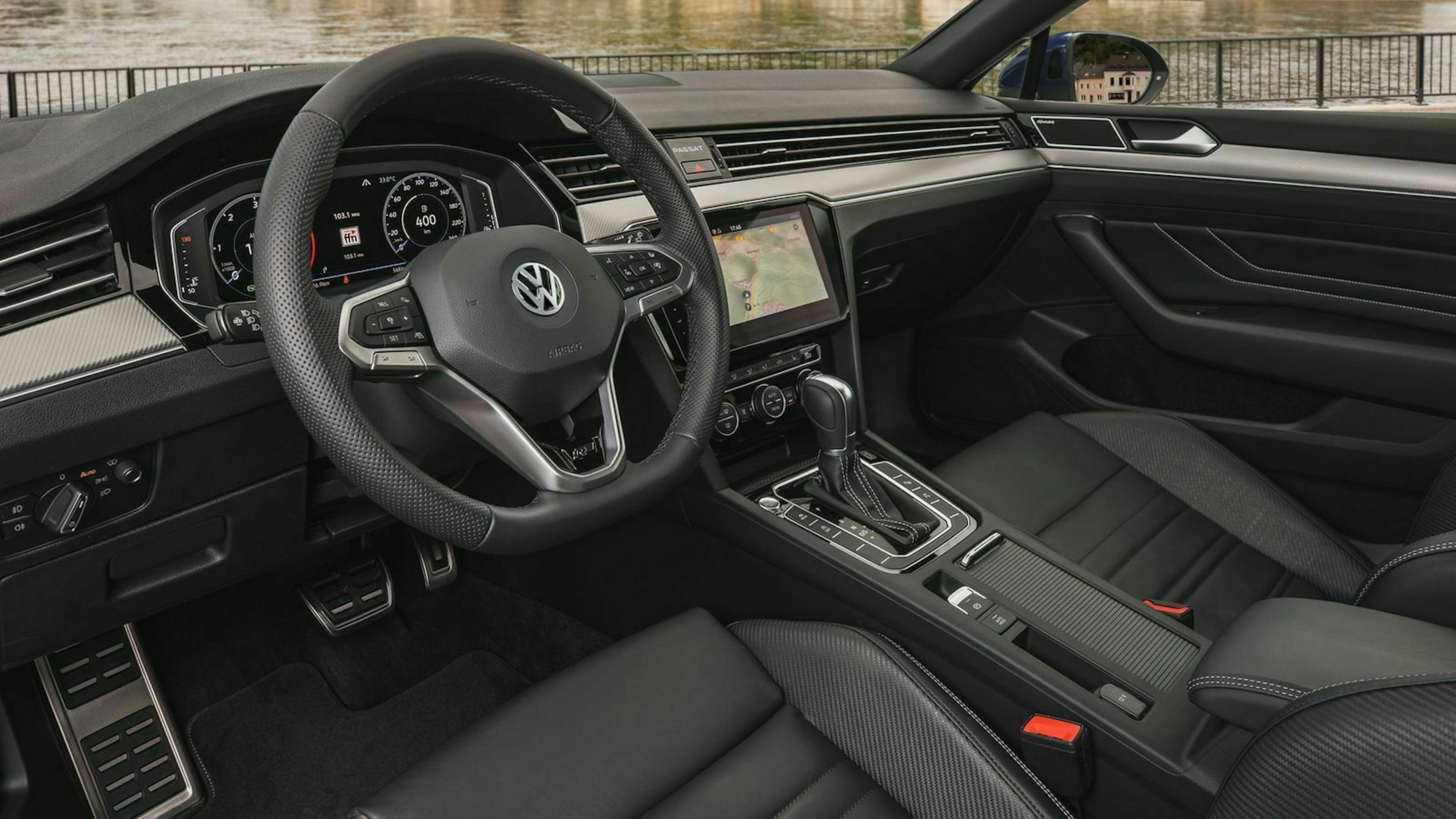 Beim Nachfüllen musst du darauf achten, das richtige Motoröl zu benutzen.