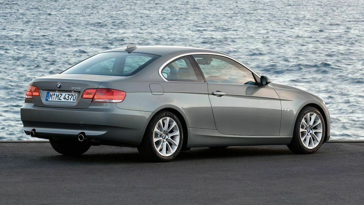 BMW E92 seitlicher Heckansicht