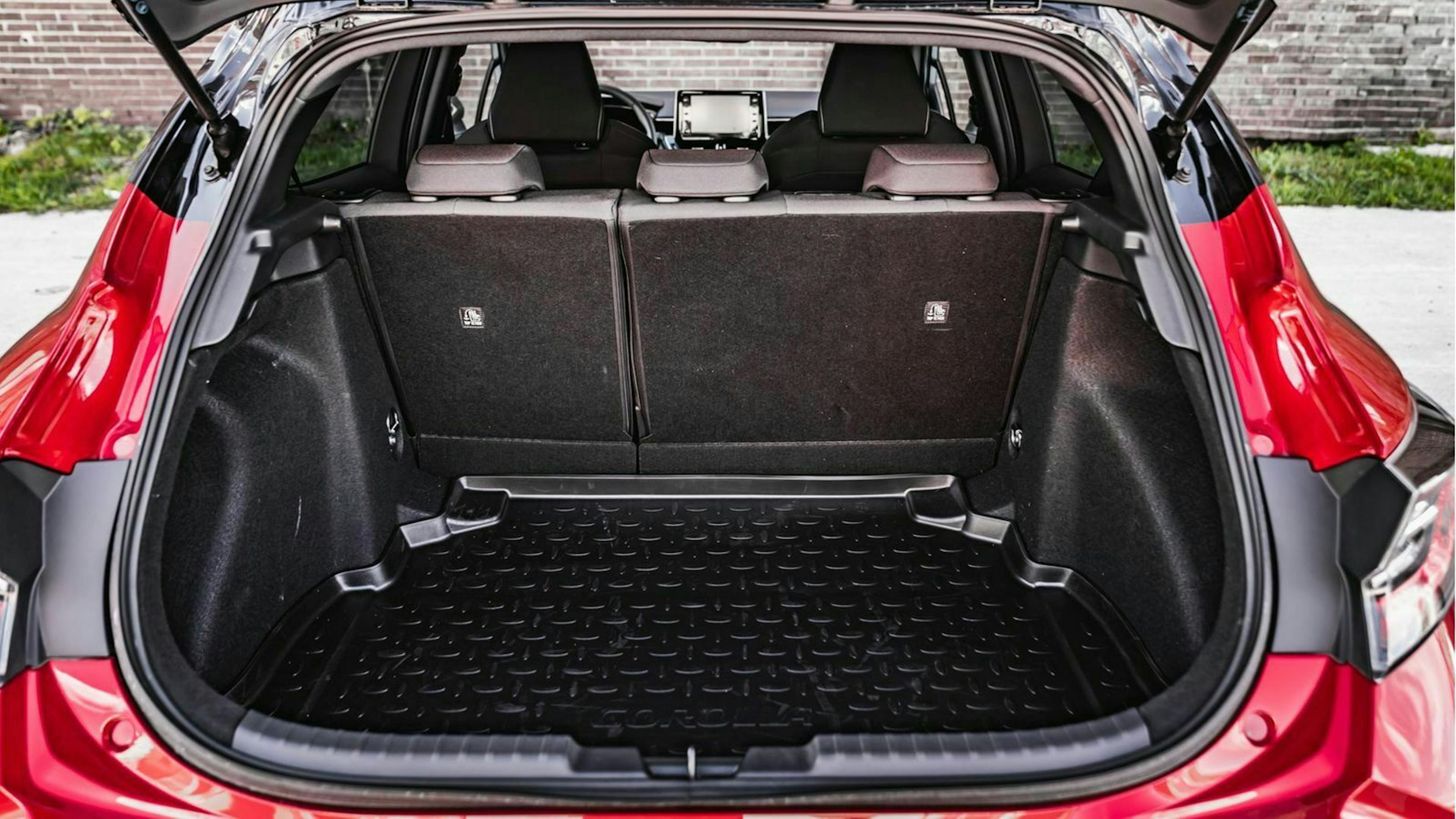 Toyota Corolla Blick in den Kofferraum