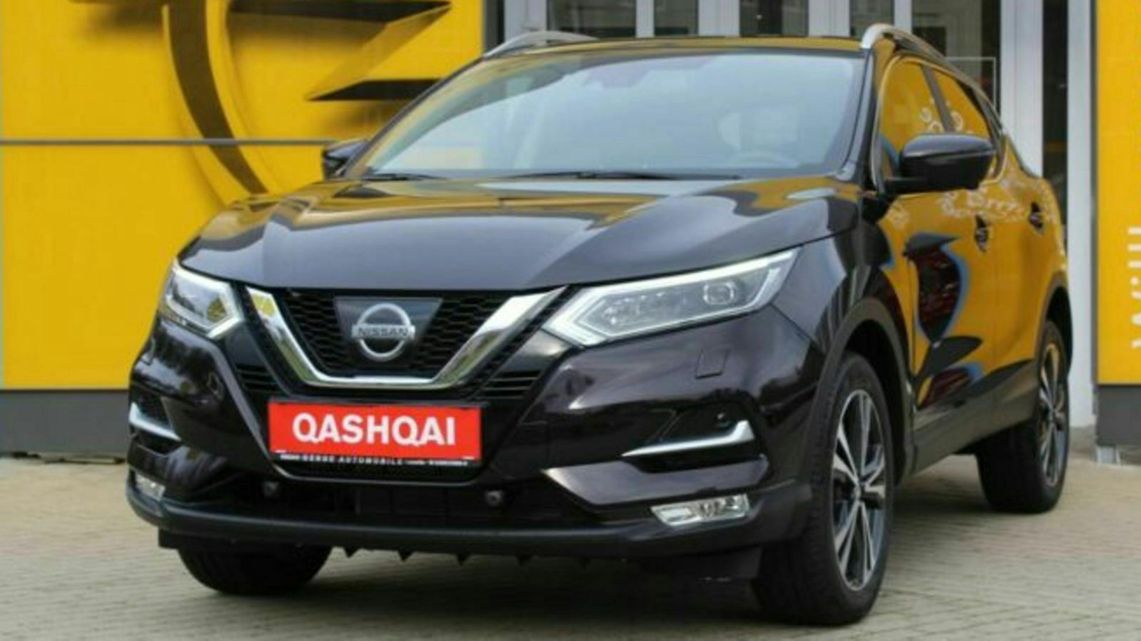 Nissan Qashqai DREIVIERTEL-FRONTANSICHT