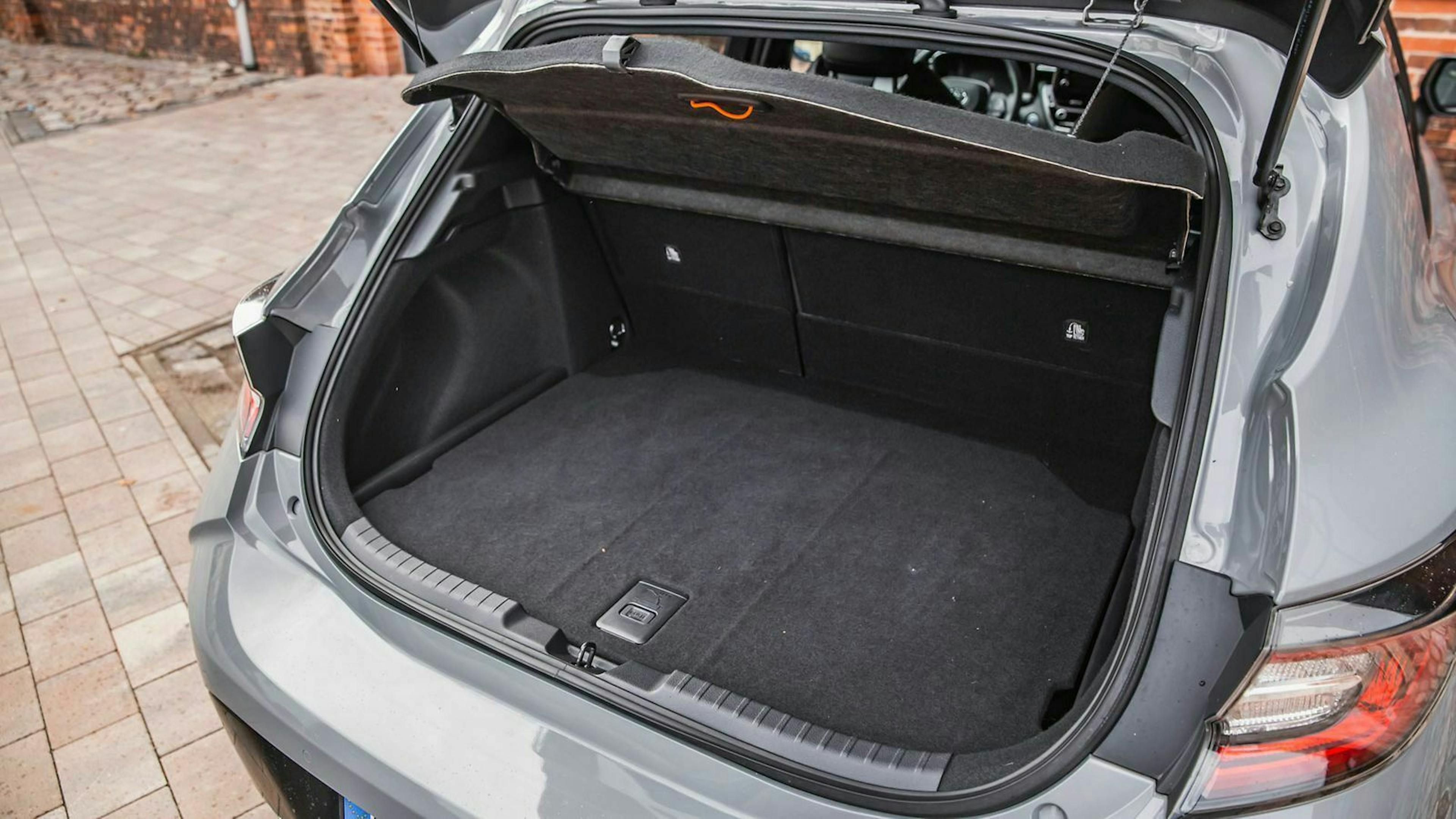 Toyota Corolla 2.0 Hybrid Kofferraum