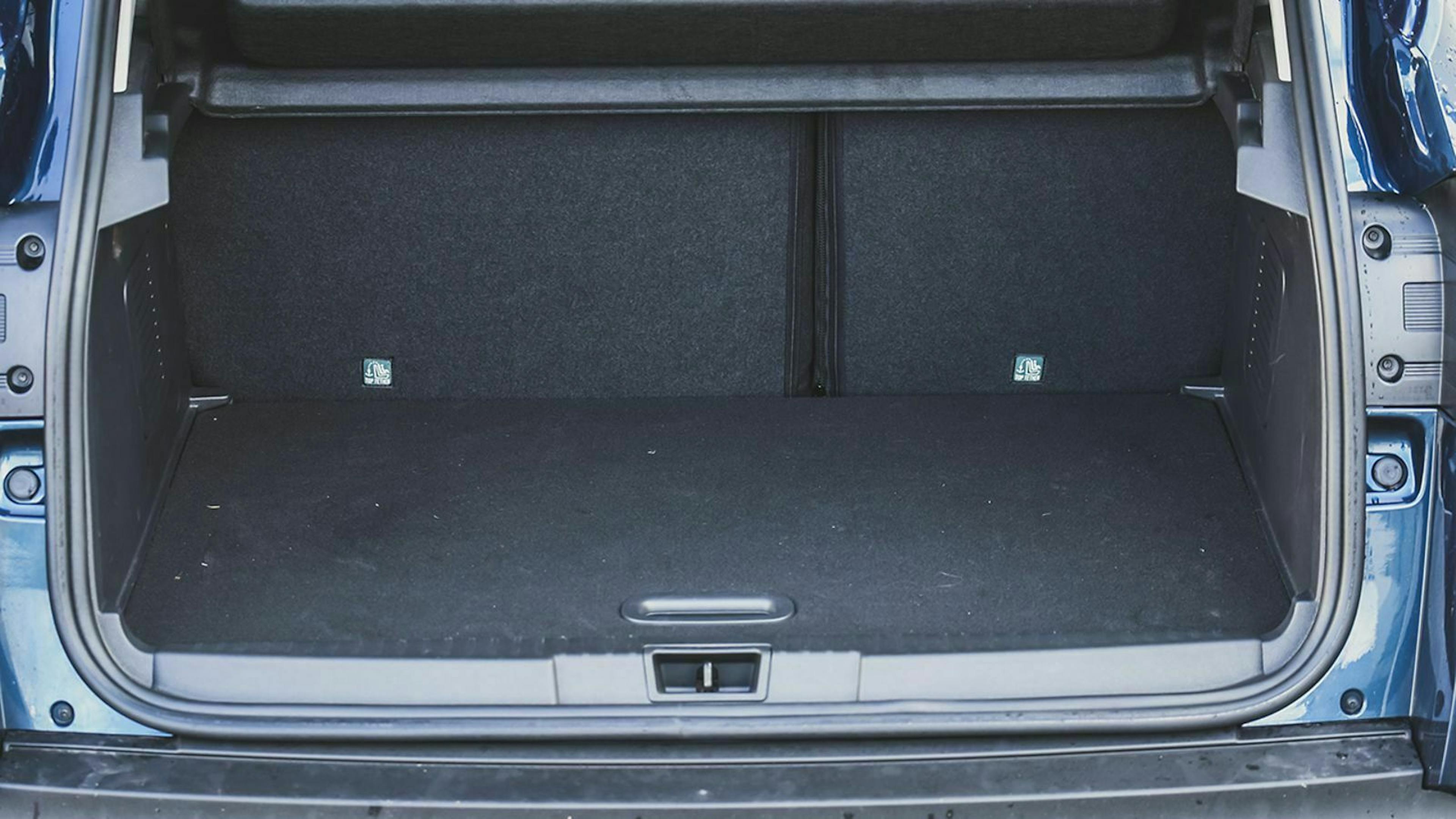 Im Kofferraum bietet das Mini-SUV zwischen 377 und 1.248 Litern Platz
