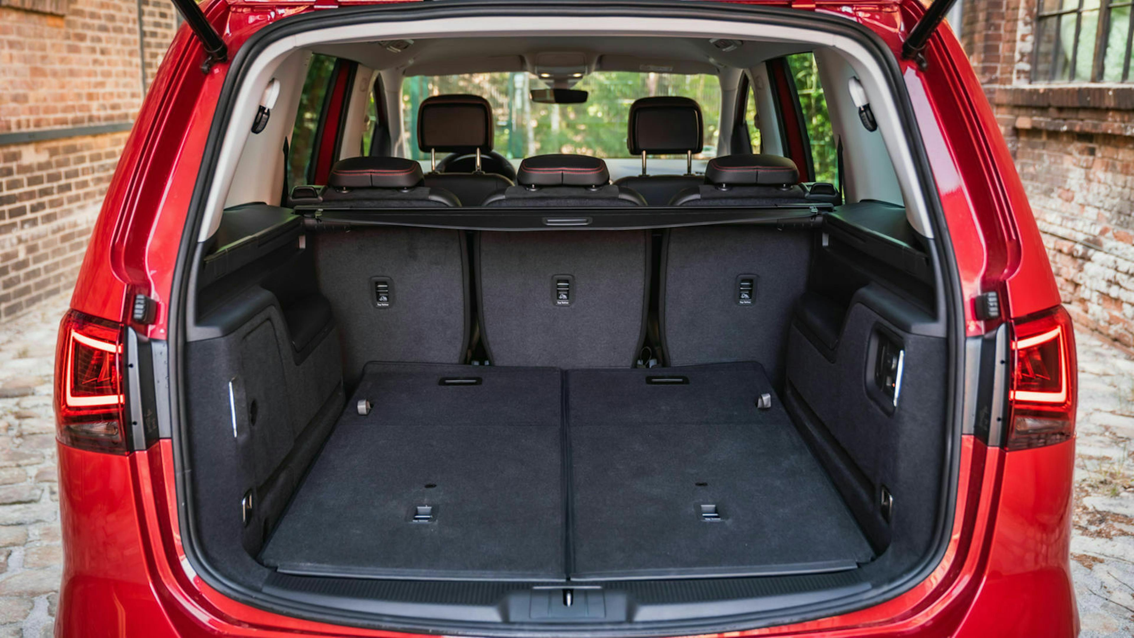 Zu sehen ist der Kofferraum des Seat Alhambra
