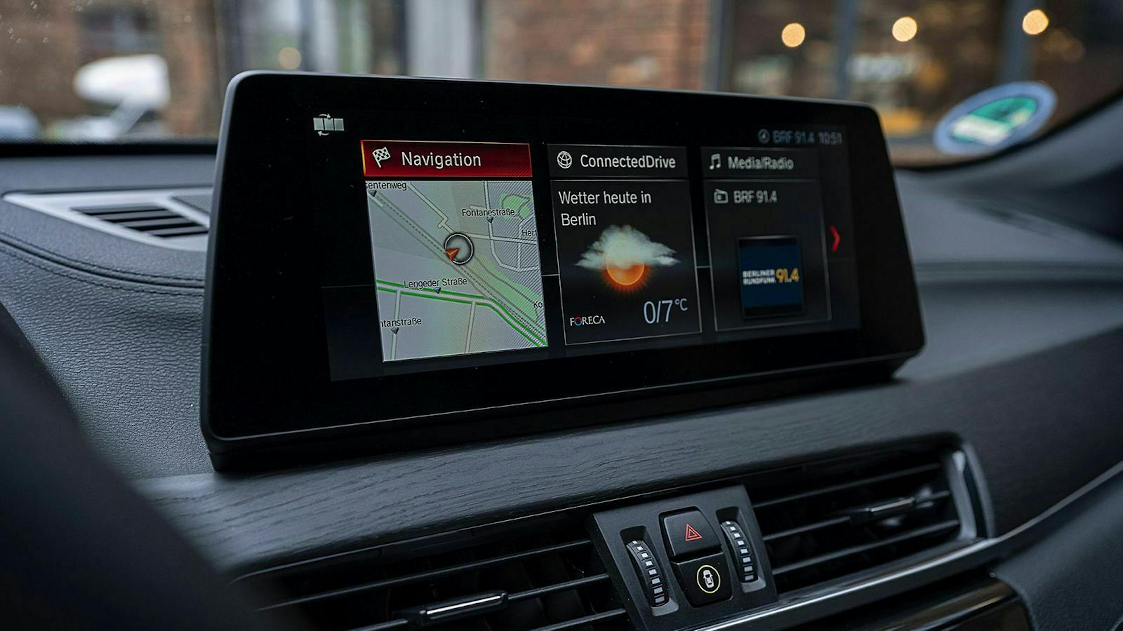 BMW X1 sDrive18d Infotainment-System