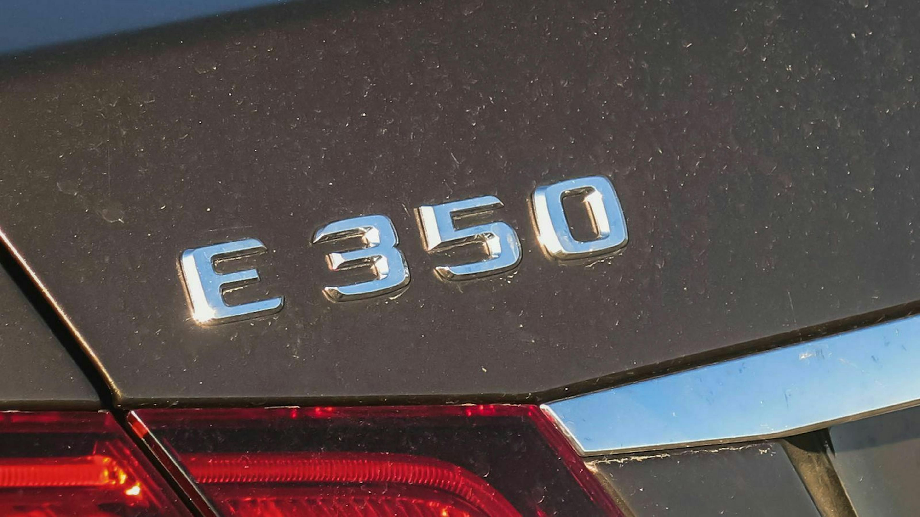 Die Kfz-Steuer müssen Halter entrichten, die ein Fahrzeuge in Deutschland angemeldet haben.