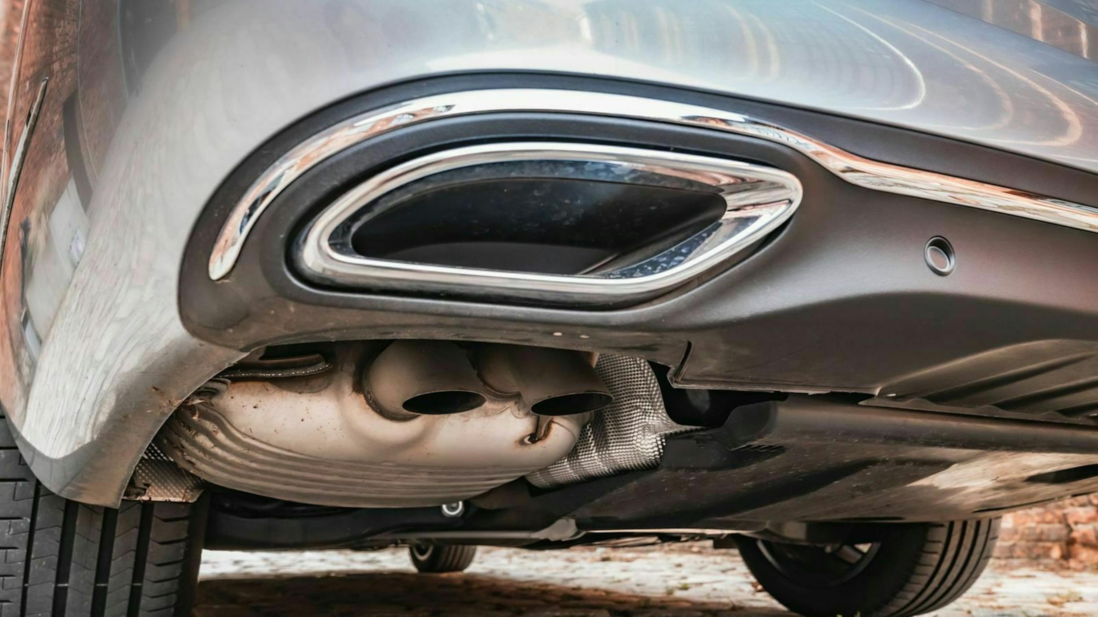 Mercedes E400d Auspuff