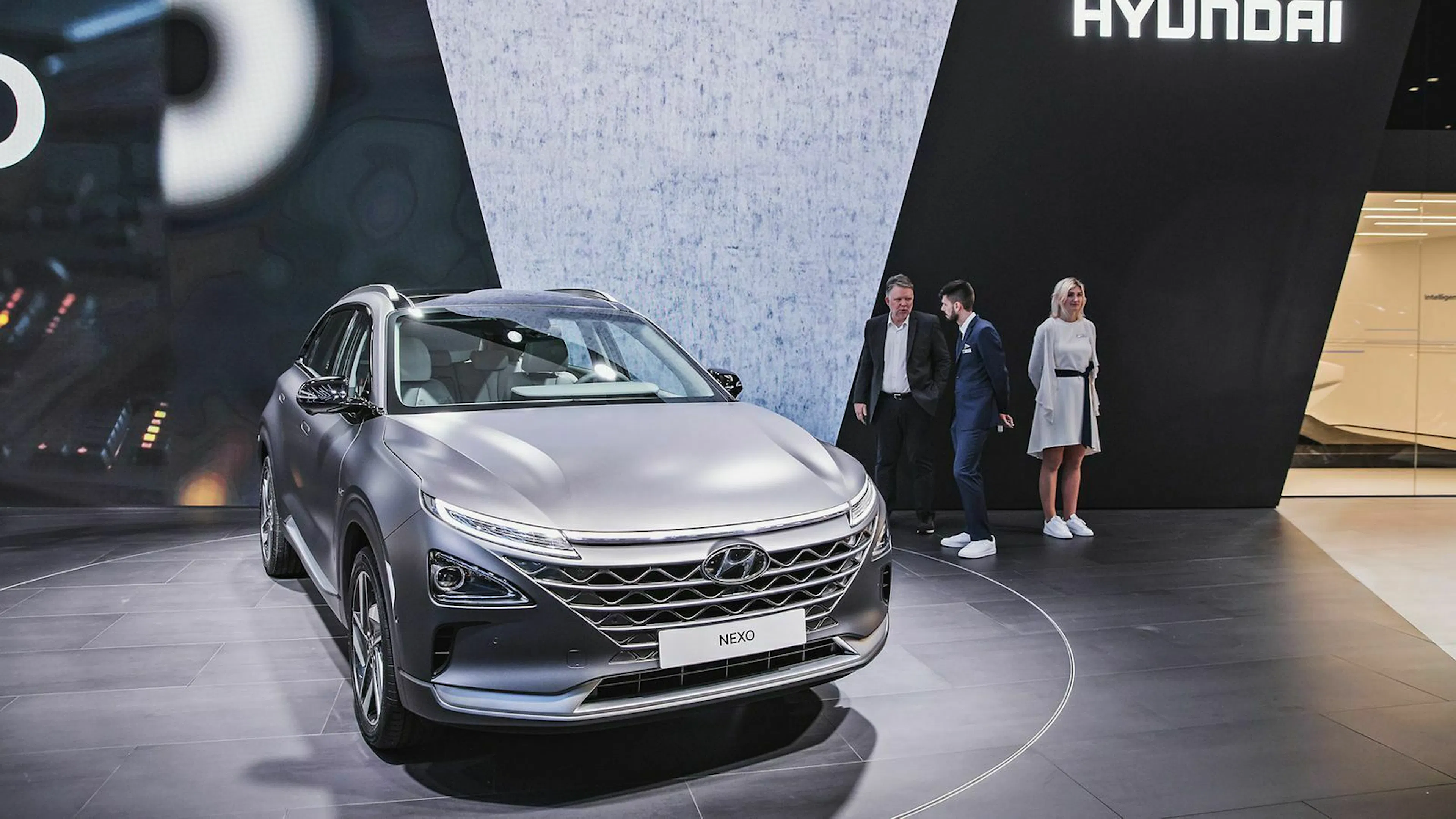 Der Hyundai Nexo auf einem Messestand