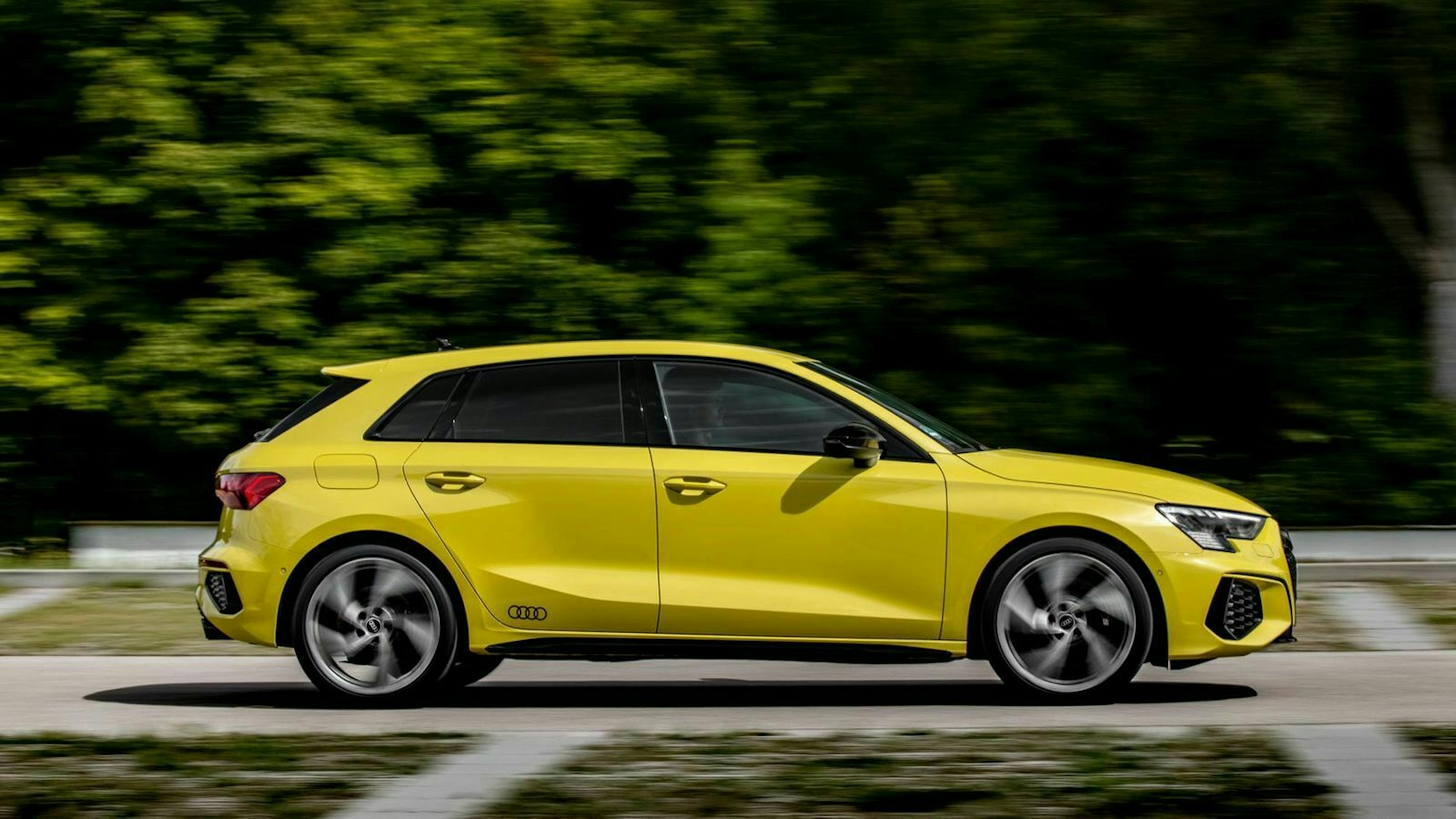 Zu sehen ist der Audi S3 2020 in seitlicher Position