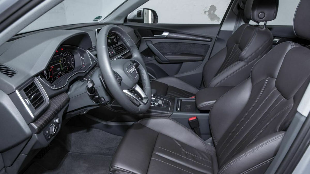 Audi Q5 Innenraum: Die Sportsitze mit Lederbezug bieten guten Seitenhalt