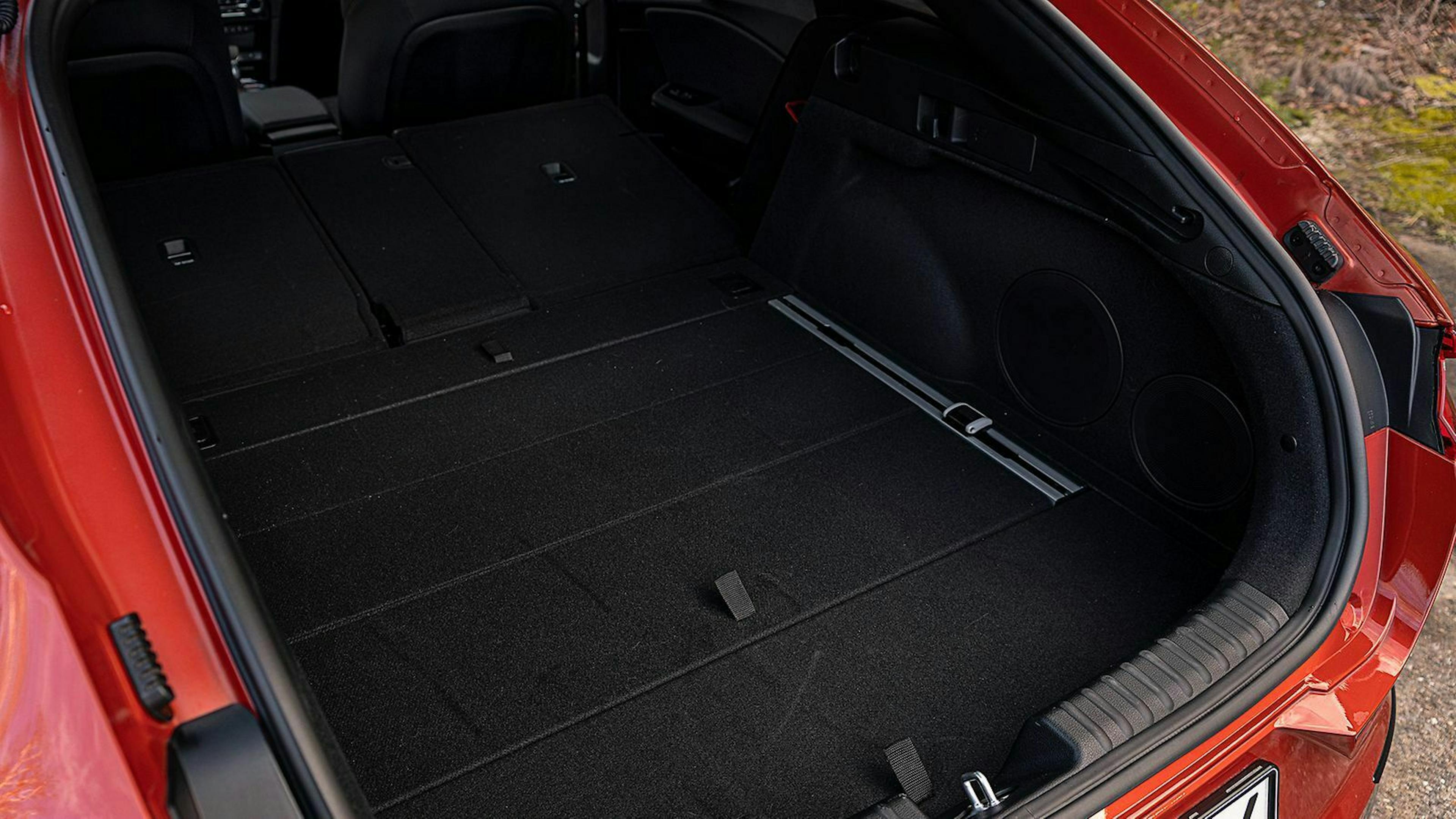 Kia Proceed Blick in den Kofferraum mit heruntergeklappten Lehnen