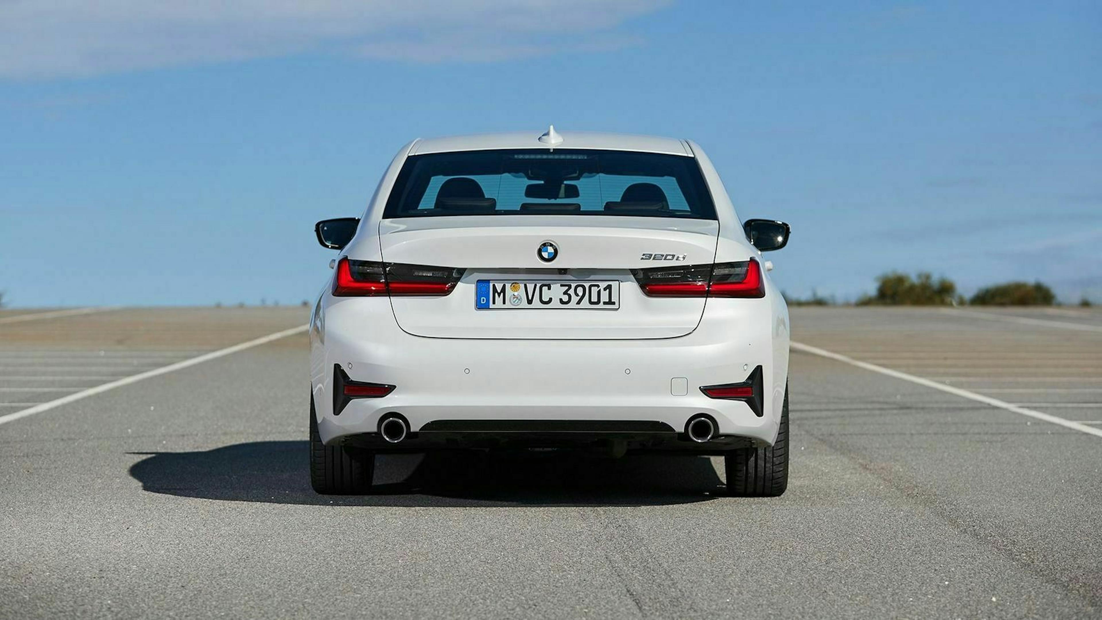 Zu sehen ist das Heck des 3er BMW