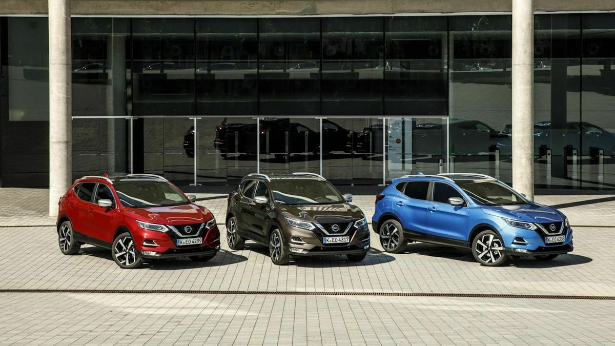 Nissan Qashqai 2019 verschiedene Farben nebeneinander