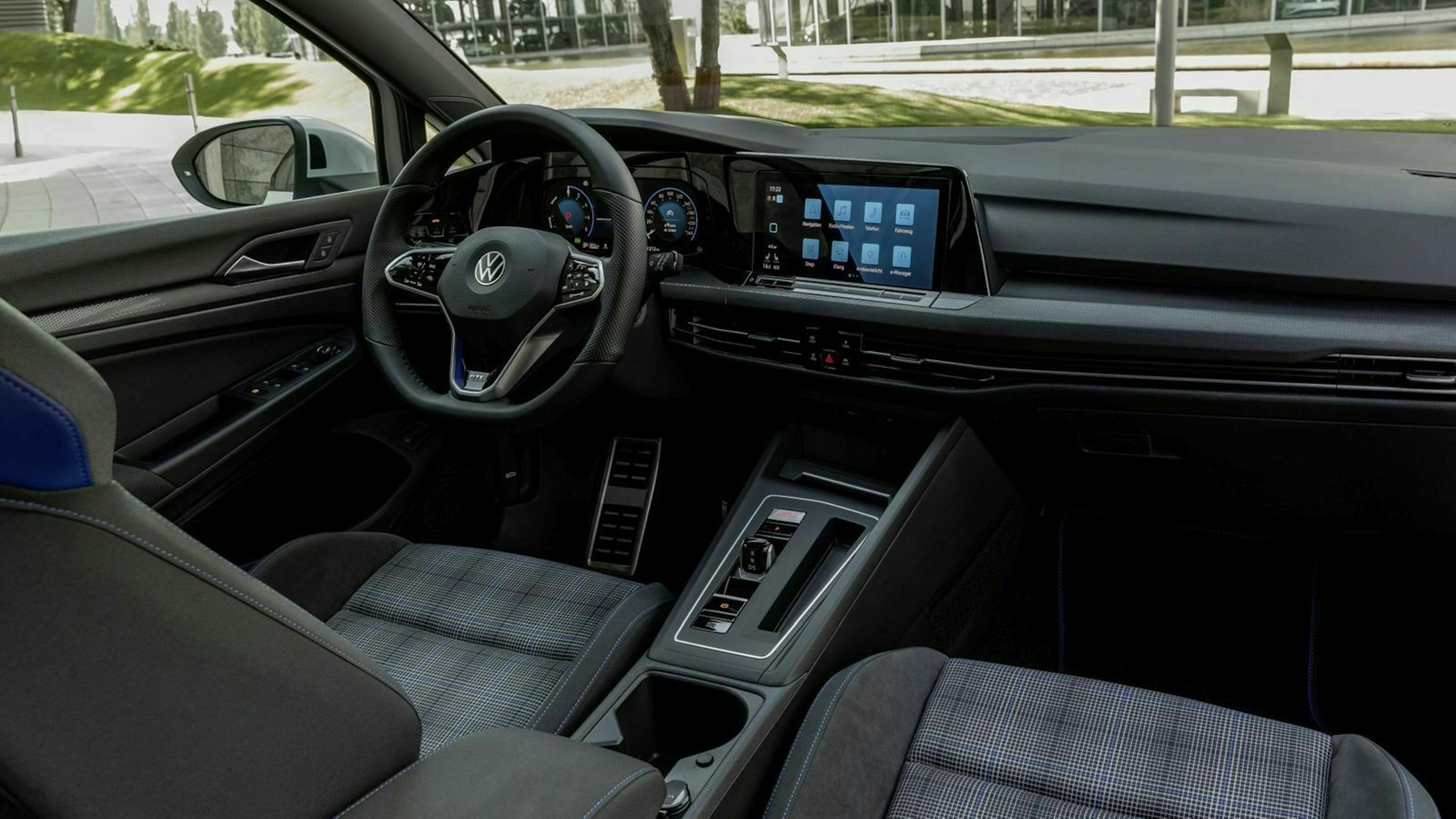 VW Golf 8 GTE Innenraum